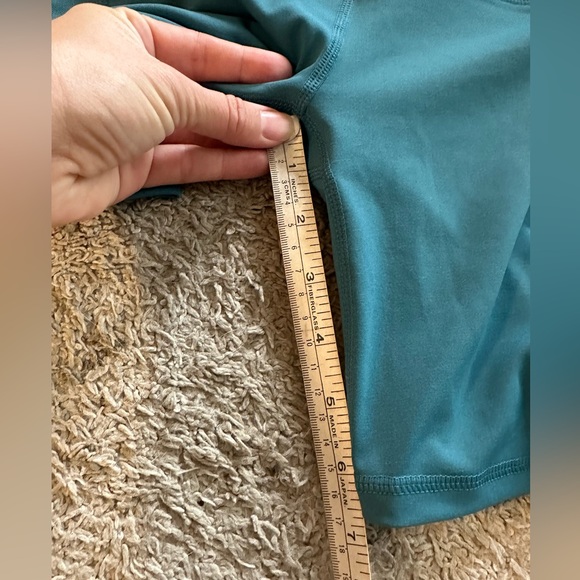 Gaiam Om High Rise Colonial Blue Biker Shorts w/ pockets - Picture 3 of 6